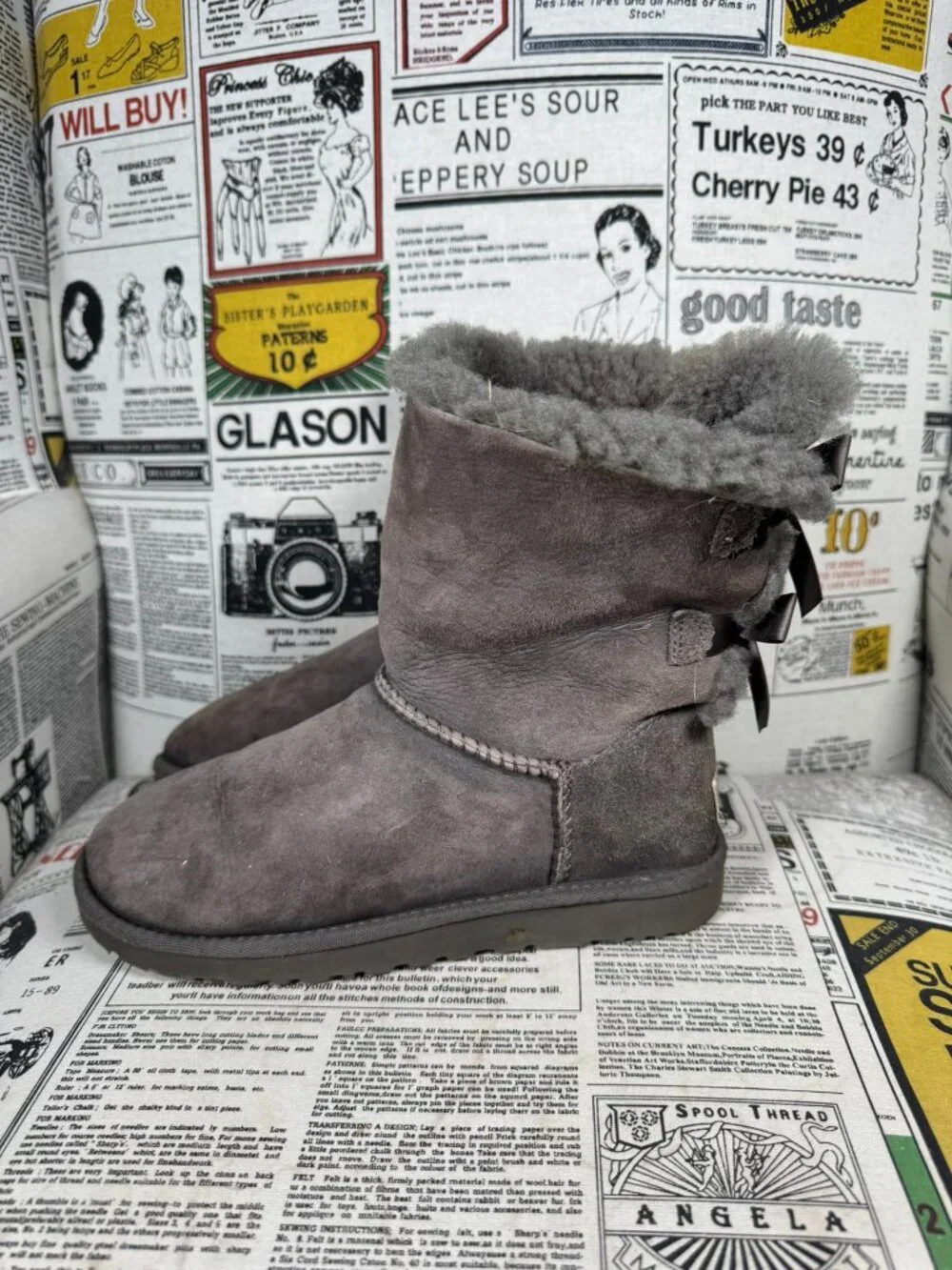 UGG Bailey Bow II Velvet Ribbon Suede/ Sheepskin Boots US 6